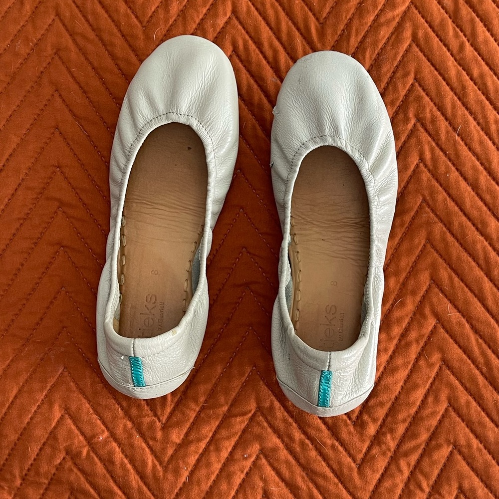 Feather grey tieks